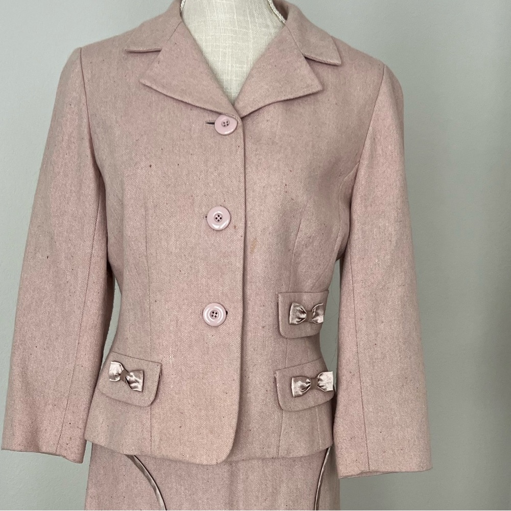 Intuitions Elegant Pink Women's suit.